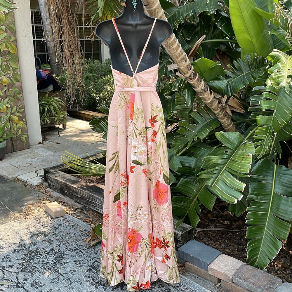 Lulu’s floral wrap maxi with cross with strap back - Picture 4 of 8